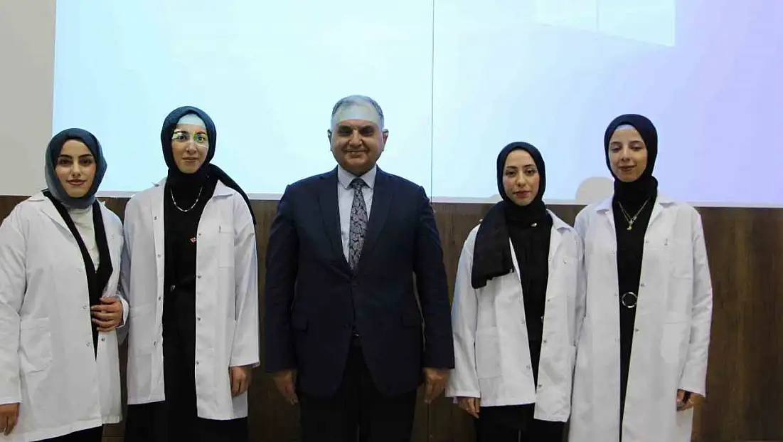 FÜ Eğitim Fakültesi'nde önlük giyme töreni