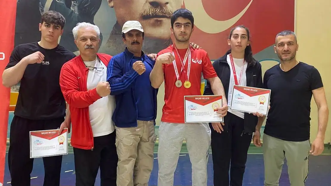 Bilek güreşinde Elazığ rüzgarı