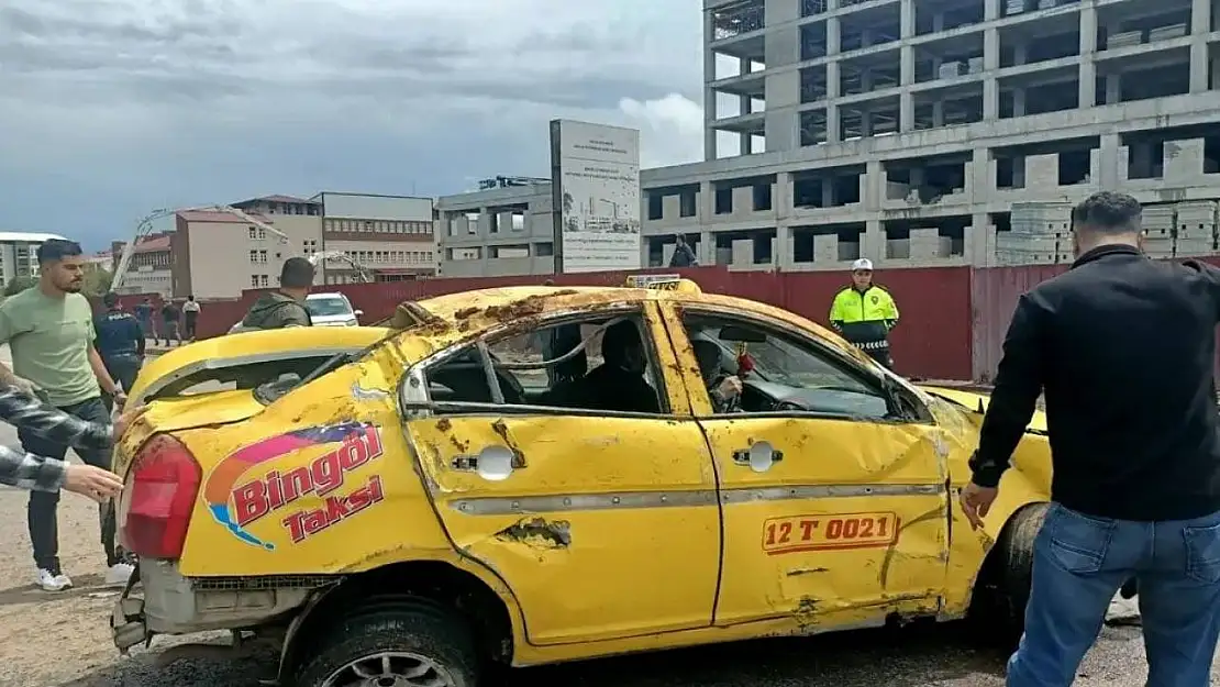 Bingöl'de trafik kazası: 3 yaralı