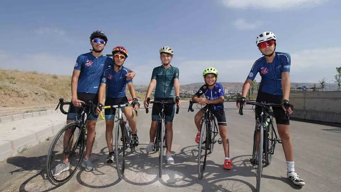 Elazığ'da 15 Temmuz'da pedallar milli birlik için döndü