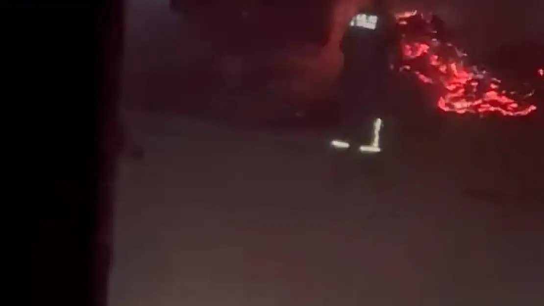Elazığ'da samanlar alevlere teslim oldu