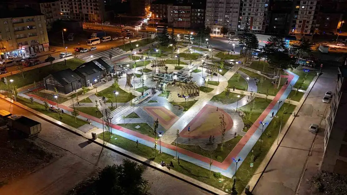 Elazığ'da şehre nefes aldıran yatırımlar, vatandaşların yeni buluşma noktası oldu