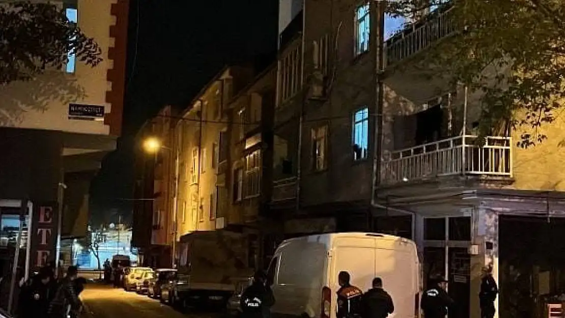 Elazığ'da silahlı saldırı: Park halindeki araca ateş edip kaçtılar