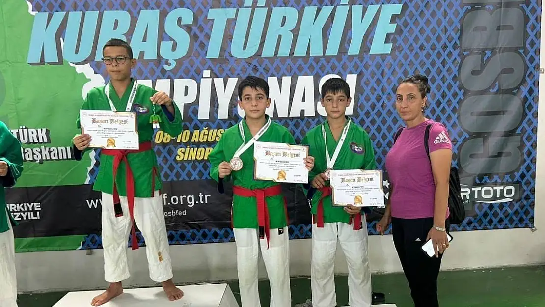 Genç sporcu Umuthan Yağcı'dan madalya