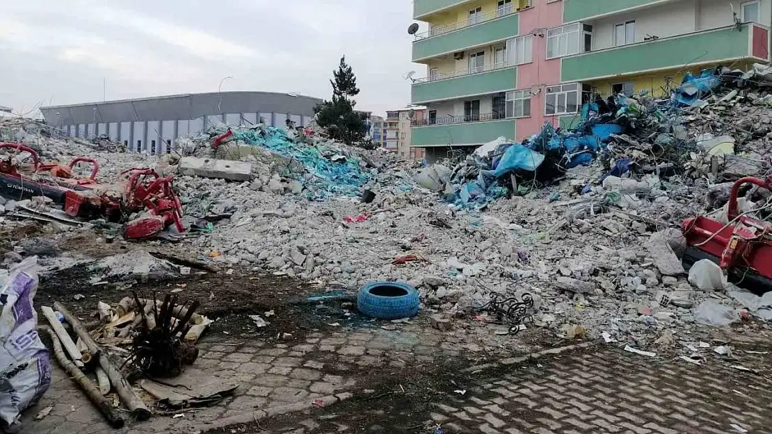 Malatya'da depremde 19 kişiye mezar olan Ermeç Apartmanı davasında 6'ncı duruşma