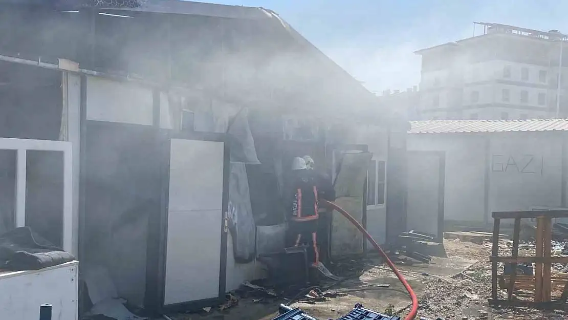 Malatya'da şantiyede korkutan yangın