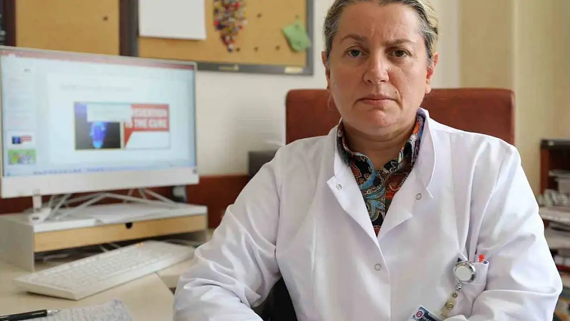 Prof. Dr. Uğur, 'Sağlık bireyde 1 çay kaşığını geçmeyecek şekilde, rafine iyotlu tuz kullanılması önerilmektedir'