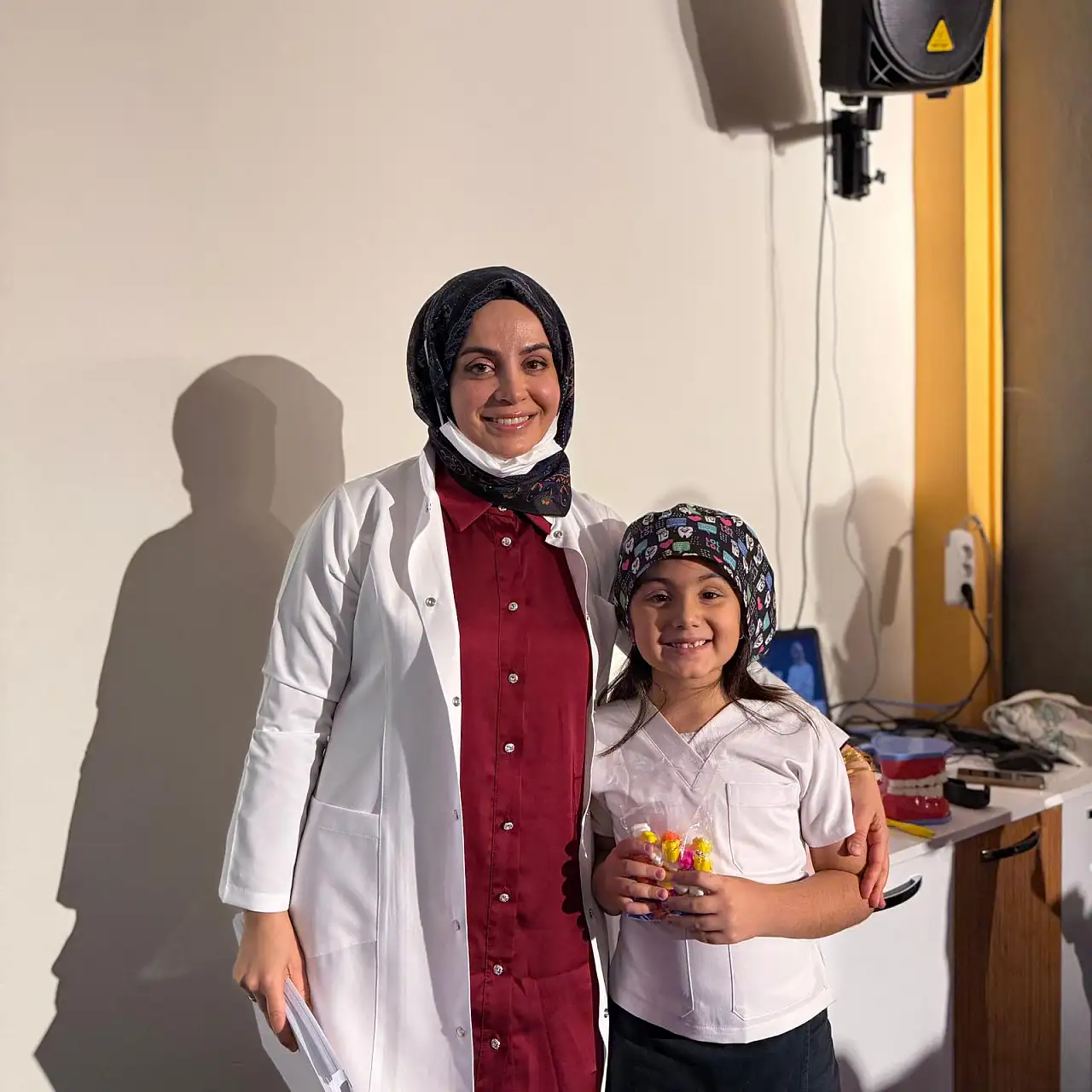 Diş Hekimi Demet Bozyiğit Yüksel'den Öğrencilere Diş Sağlığı Eğitimi