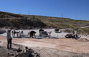 Elazığ Belediyesi Asri Mezarlık'ta Çalışmalarını Aralıksız Sürdürüyor..