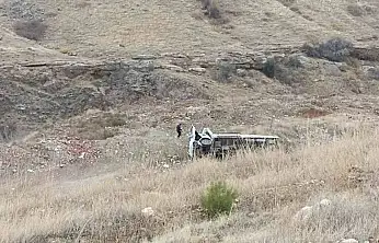 Elazığ'da kamyon devrildi: 1 yaralı