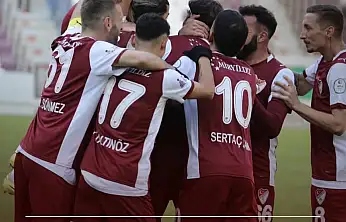 Sahada Diriliş, Tribünde İnanç