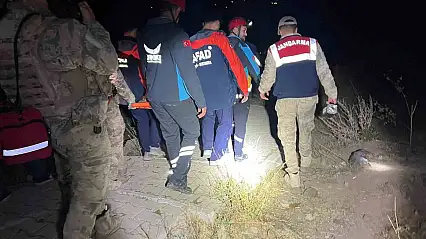 Tunceli'de kayalıklardan düşen kadın kurtarıldı