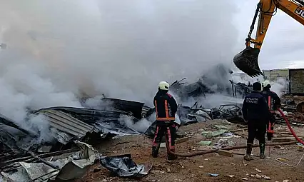 Malatya'da inşaat işçilerinin kaldığı şantiyede yangın