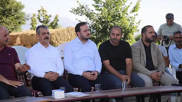 AK Parti Elazığ Karaçor'da Muhtarlarla Bir Araya Geldi