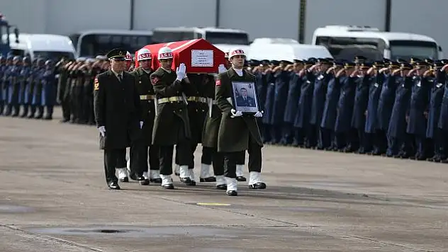 Şehit F-16 pilotu Bolat'ın cenazesi memleketine uğurlandı