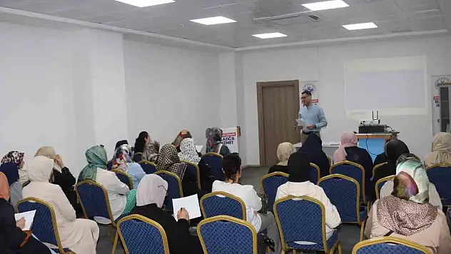 Elazığ Belediyesi, kadınlara yönelik e-ticaret eğitimi veriyor