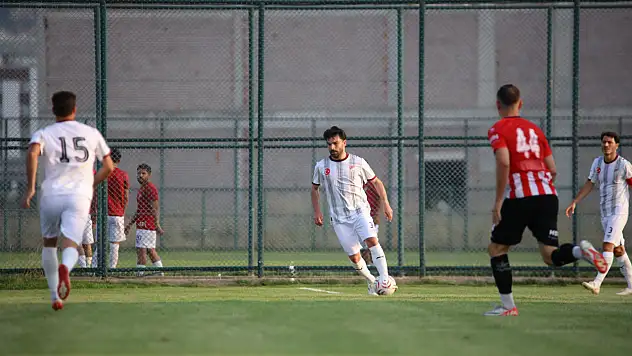 Elazığspor, Hazırlık Maçında Ayvalık Gücü Belediye Spor'u 2-1 Mağlup Etti