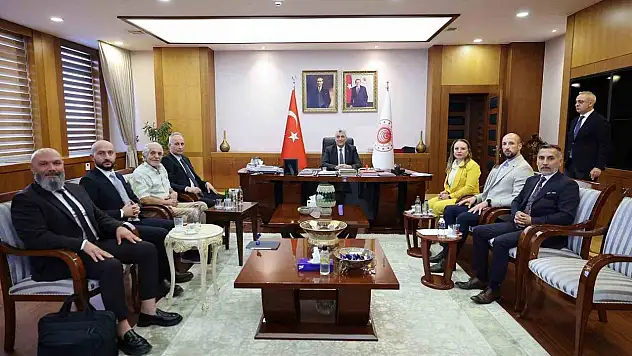 Ticaret Bakanı Bolat'a Sağlık Turizmi Kongresi daveti