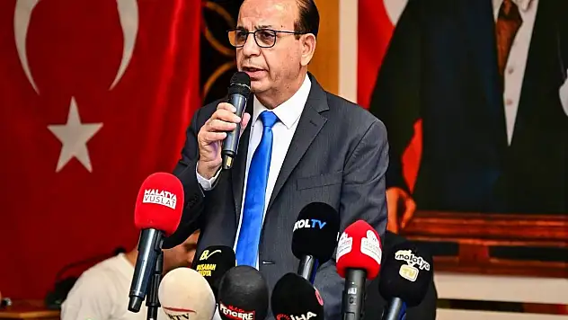 Yeşilyurt Belediyesi hizmet değerlendirme toplantısı yoğun ilgi gördü