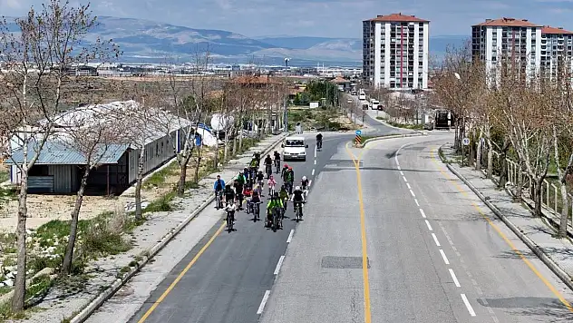 Yeşilyurt Belediyesi'nden baharın gelişine pedallı kutlama