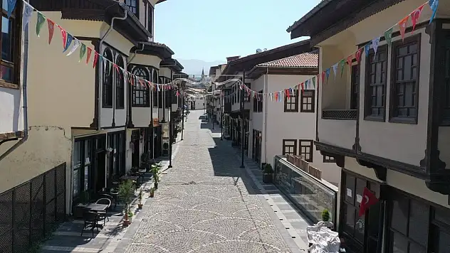 Yeşilyurt Belediyesi ve Kültür Bakanlığı'ndan Lezzet Caddesi için iş birliği
