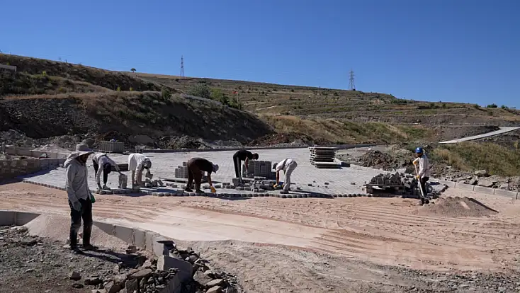 Elazığ Belediyesi Asri Mezarlık’ta Çalışmalarını Aralıksız Sürdürüyor..