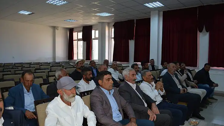 Adaklı'da muhtarlar toplantısı gerçekleştirildi