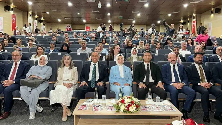 Bakan Göktaş: '8 bin 923 ailemizde 10 bin 665 çocuğumuza umut dolu bir gelecek sunuyoruz'