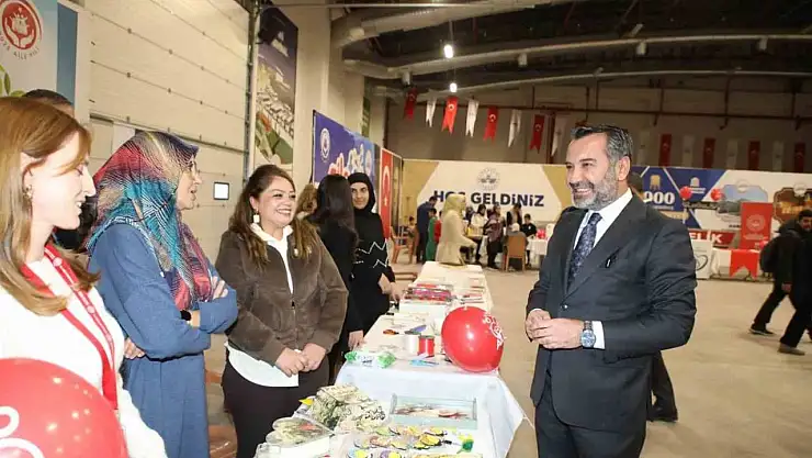 Başkan Şerifoğulları, AileFest'te ailelerle buluştu genç çiftin nikahını kıydı