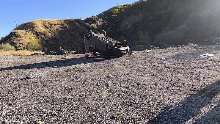 Bingöl'de hafif ticari araç takla attı: 5 yaralı