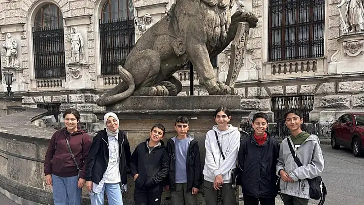 Çemişgezekli öğrenciler Viyana'yı gezdi