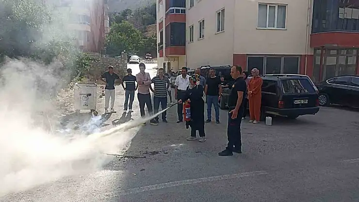 Darende İtfaiyesinden sürücü kursunda yangın eğitimi