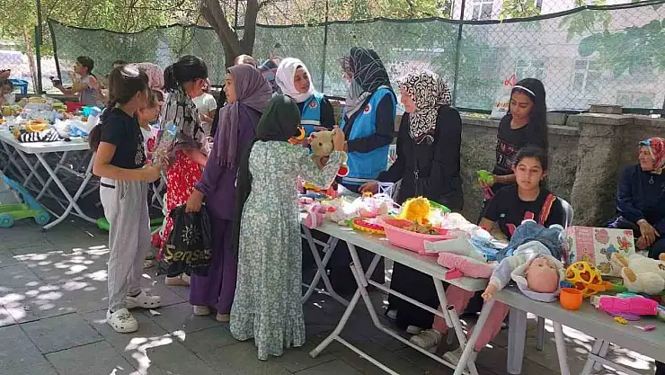 Elazığ'da 'Oyuncağımın Geliri Gazze'ye' projesi