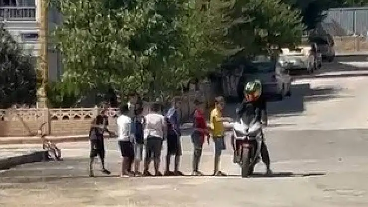 Elazığ'da motorcuyla çocukların renkli anları