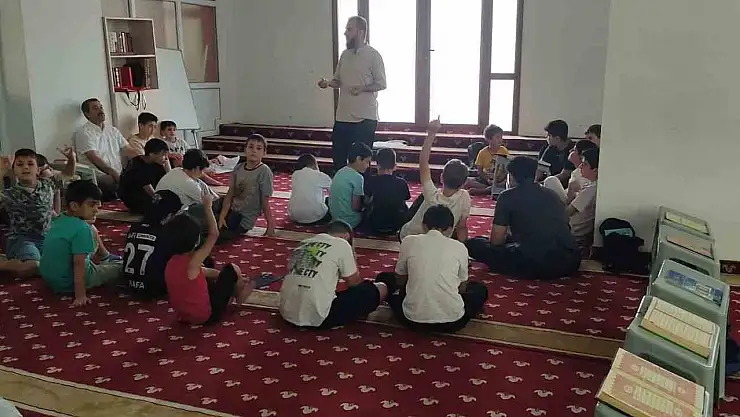 Elazığ'da öğrencilere teknoloji semineri