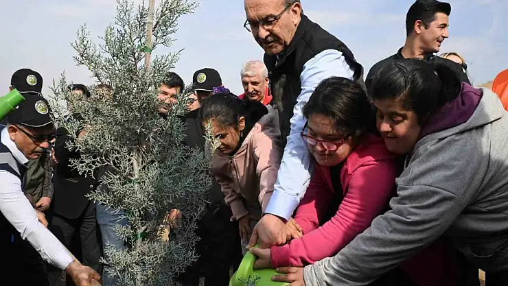 Malatya'da 733 bin fidan toprakla buluştu