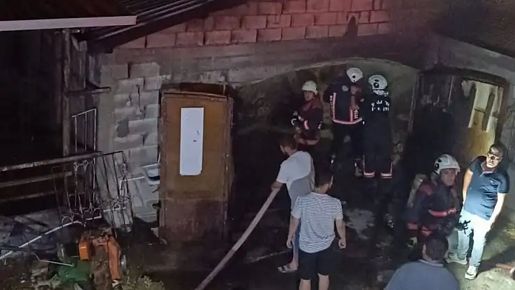 Malatya'da ahır yangını