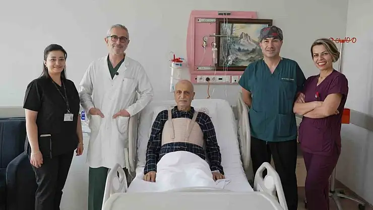 Malatya'da kalp tümörü ve üç damar tıkanıklığı aynı ameliyatta tedavi edildi