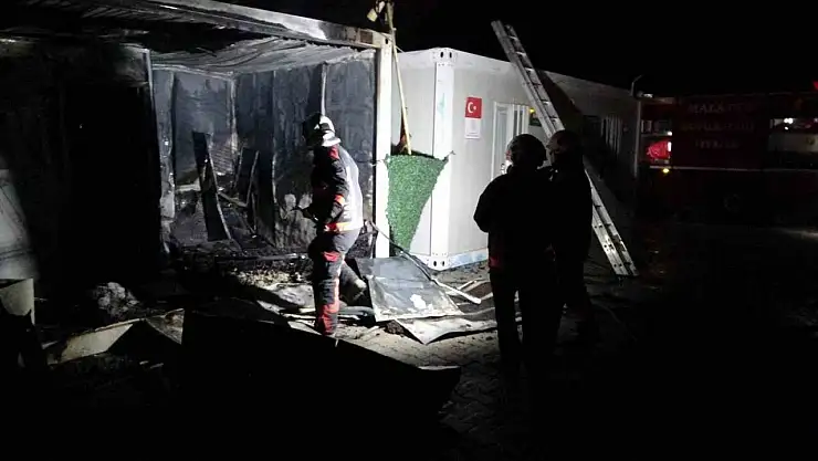 Malatya'da konteyner kentte korkutan yangın