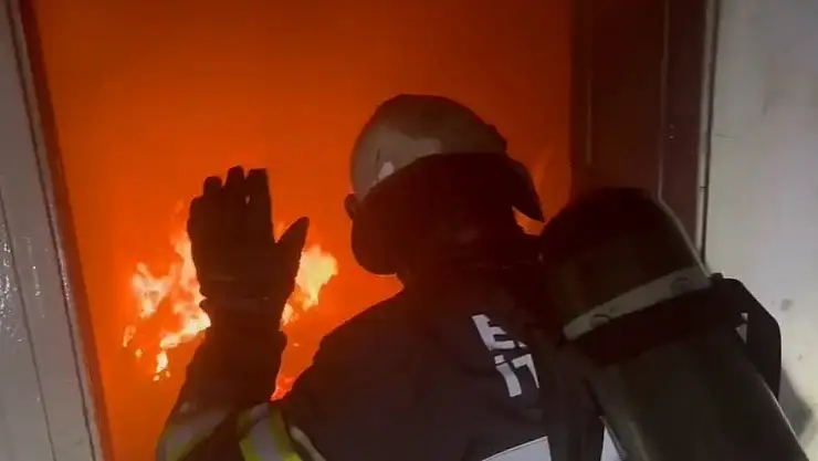 Sabah namazına kalkan aile, evlerinin yandığını gördü