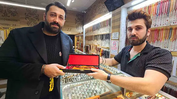 Tespih aşkı sınır tanımadı: 1 milyon 600 bin liralık Osmanlı kehribarı aldı