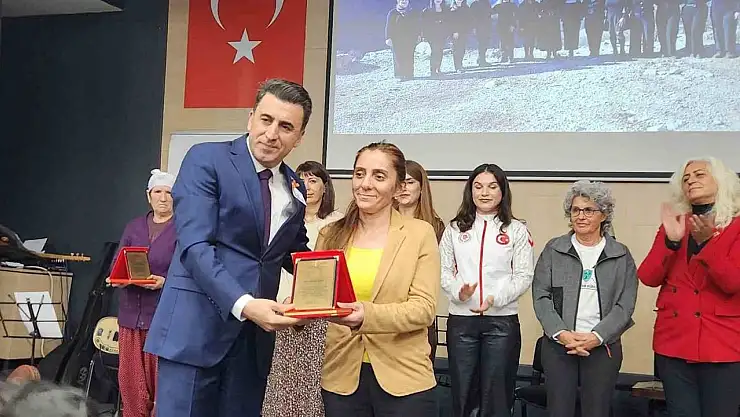 Tunceli'de sanatın gücüyle kadına yönelik şiddete karşı etkileyici mesaj