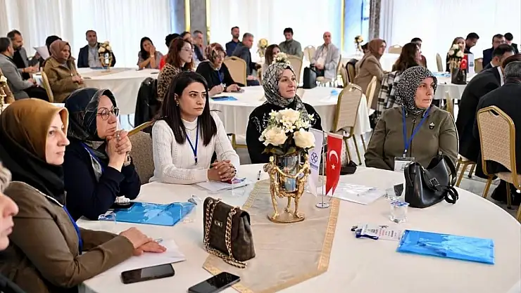 Yeşilyurt Belediyesi 'Aile Mentörlüğü' projesiyle Türkiye'de bir ilke imza attı