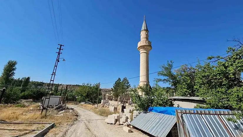 Darende'de tarihî Yusufpaşa Camisi yeniden ibadete açılmayı bekliyor