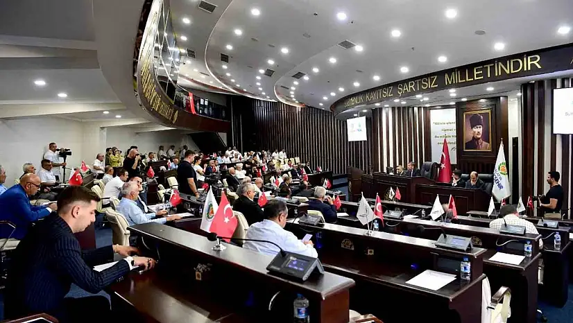Malatya Belediyesi'nden öğrencilere 1 aylık ücretsiz abonman ve destek çantası