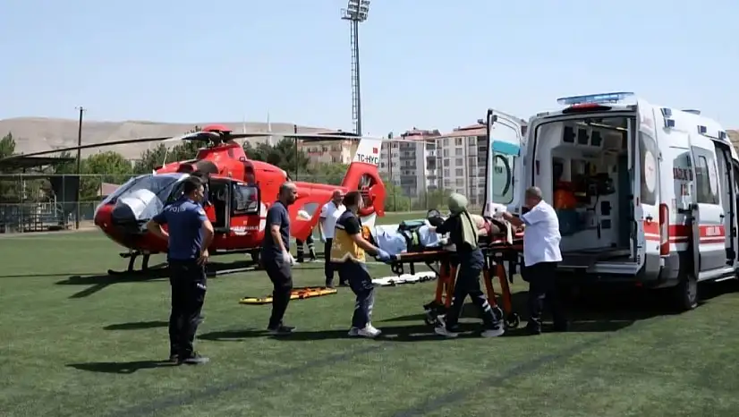 Traktörden düşen şahıs ambulans helikopterle hastaneye sevk edildi