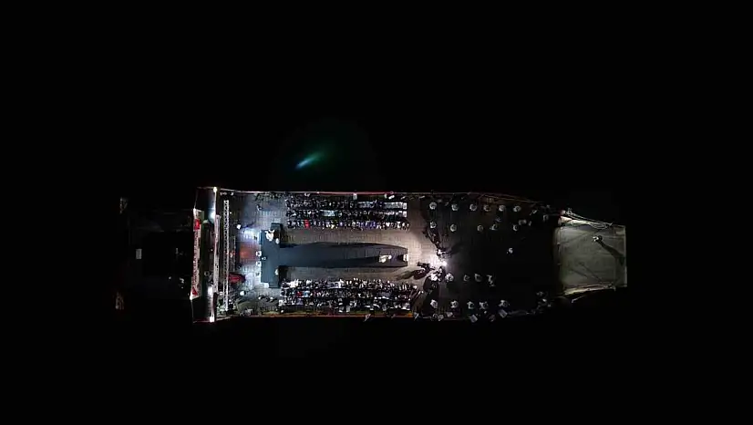 Türkiye'de ilk kez baraj gölü üzerinde, feribot içerisinde defile düzenlendi