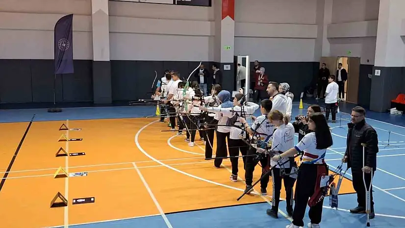 U15 Okçuluk bölge müsabakaları şampiyonu Elazığ