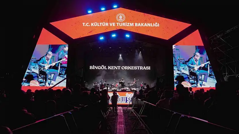 Bingöl'de 'Bir Anadolu Şenliği' türkülerle devam etti