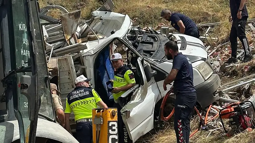 Bingöl'de hurda yüklü pikap devrildi: 1 yaralı